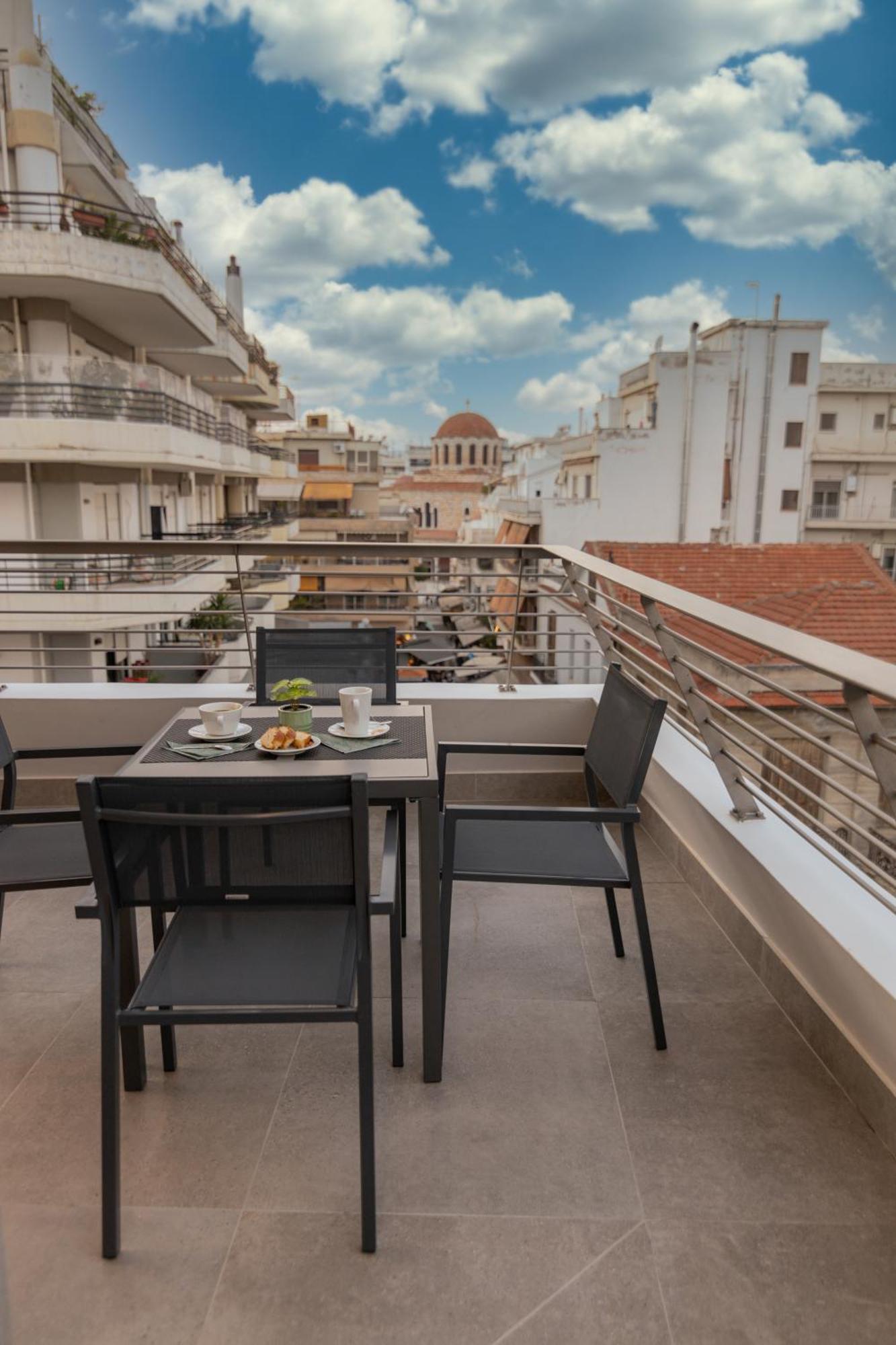 Aeson Premium Living Aparthotel Volos Exterior photo