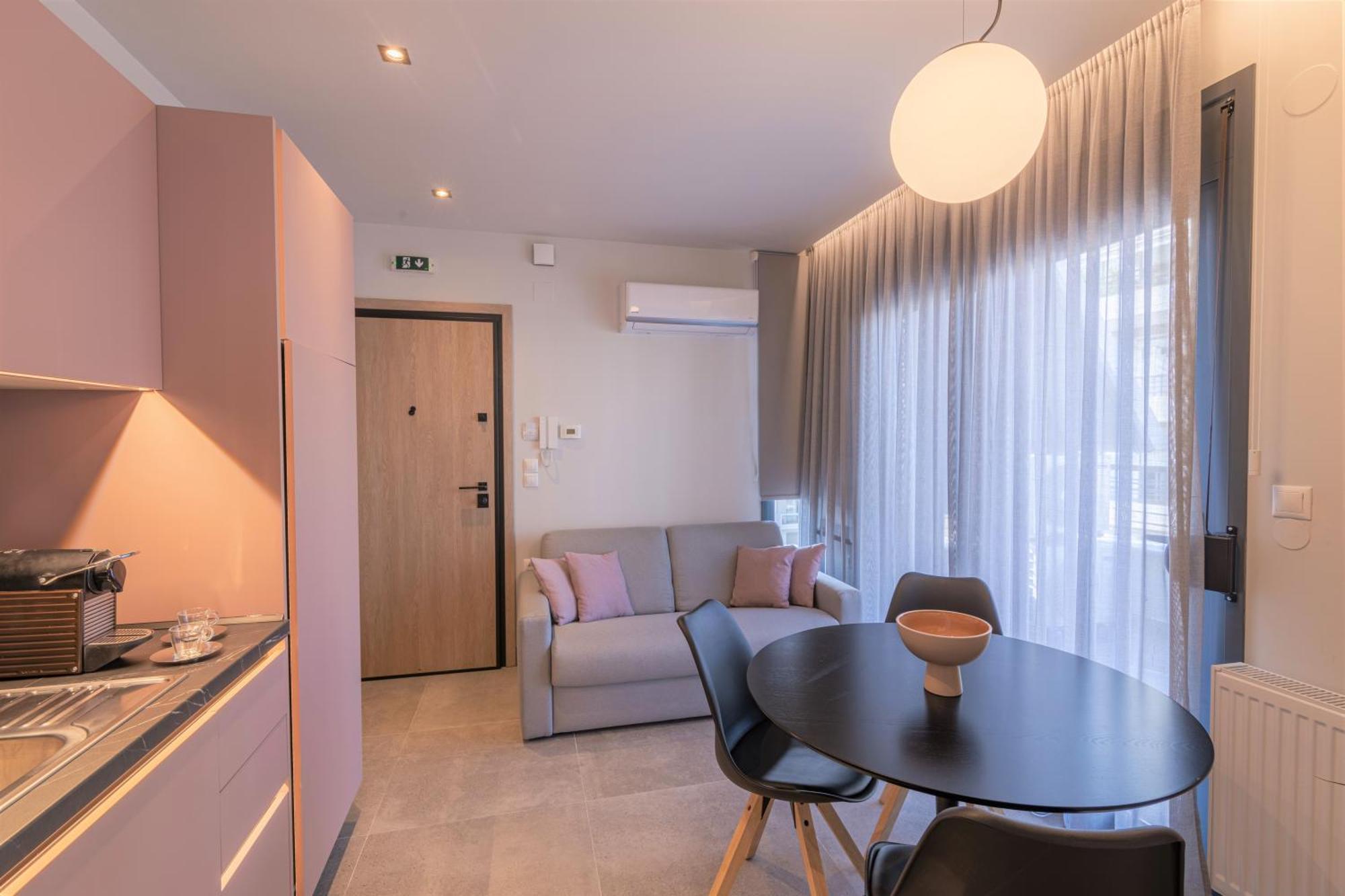 Aeson Premium Living Aparthotel Volos Exterior photo