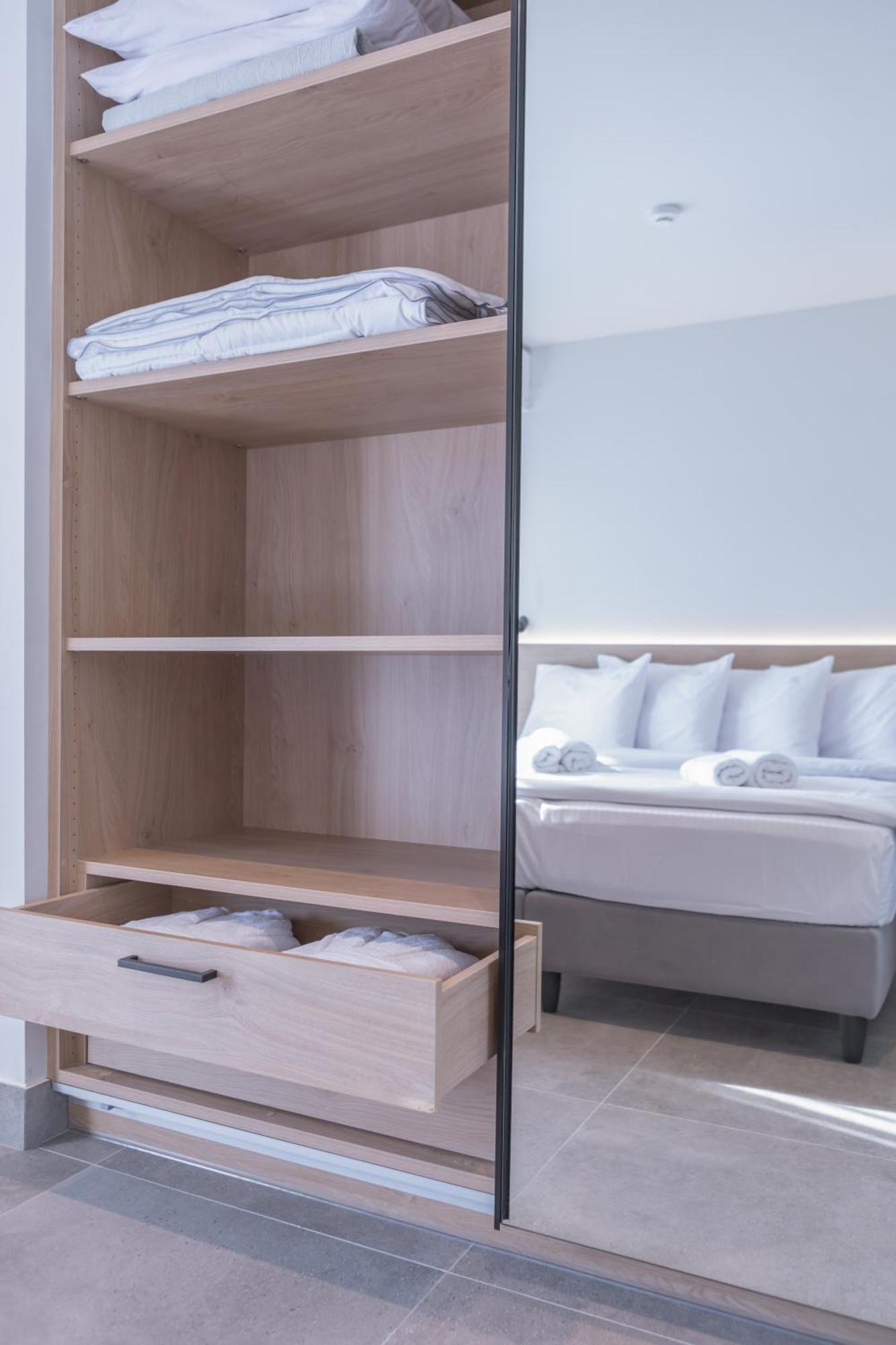 Aeson Premium Living Aparthotel Volos Exterior photo