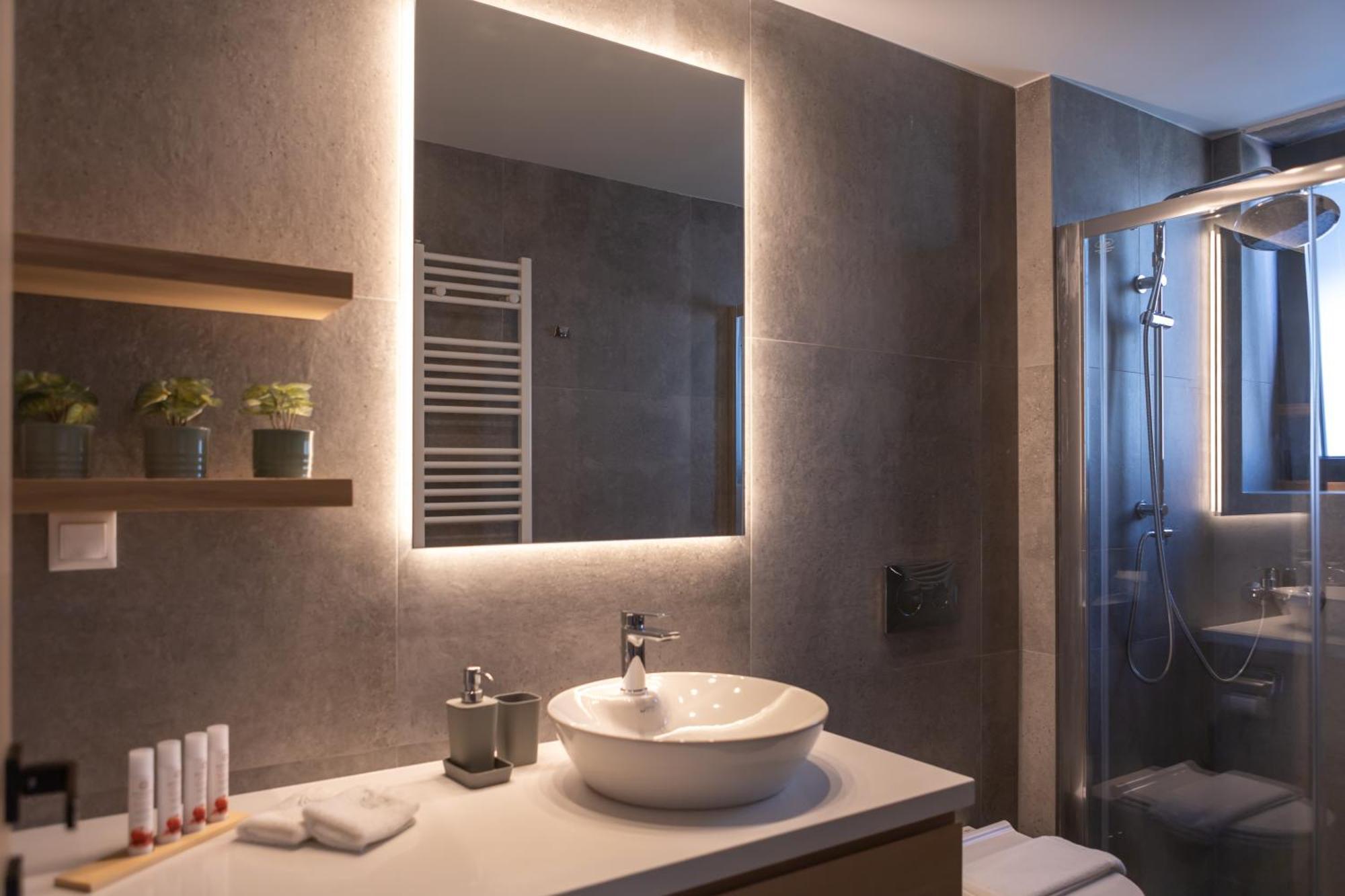 Aeson Premium Living Aparthotel Volos Exterior photo